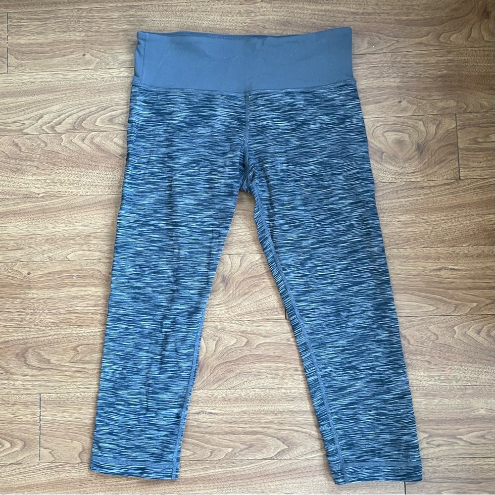 Lululemon | size 6 black grey space-dye cropped high-rise leggings